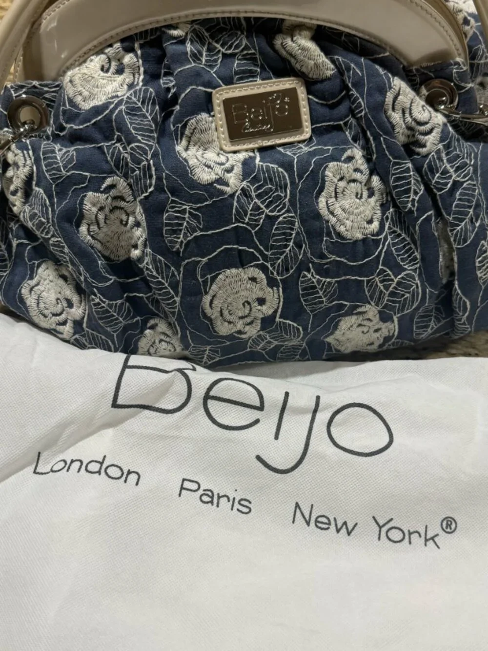 Beijo Blue Floral Embroidered Kiss-Lock Frame Satchel Handbag Cream Trim Dust Ba